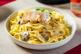 Fettucine Alfredo Makarna