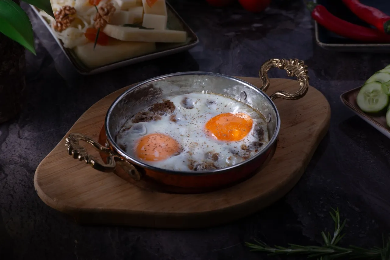 Kavurmalı Yumurta